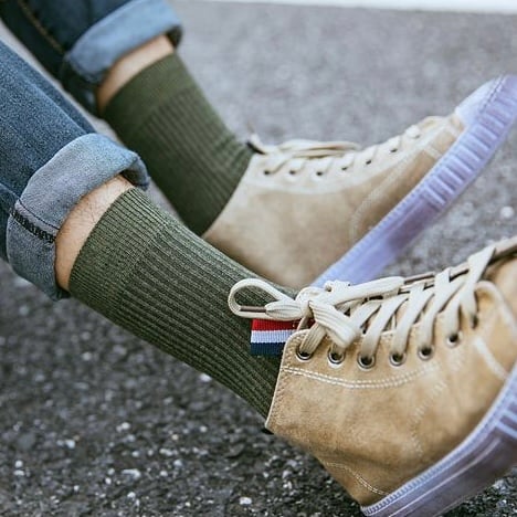 Чоловічі однотонні високі шкарпетки — фото 2